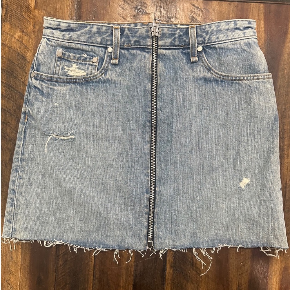 Rag & Bone Mandy Denim Mini Skirt Light Wash Distressed Front Zip 27 W1B19K165MA